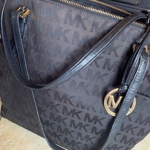 Michael Kors tote